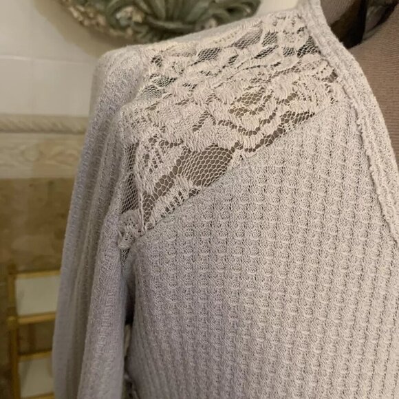 Xhileration. Size 2X. Stretch Top. Appliques. Lace. 1/3 Button Placket. B108 - Picture 5 of 7